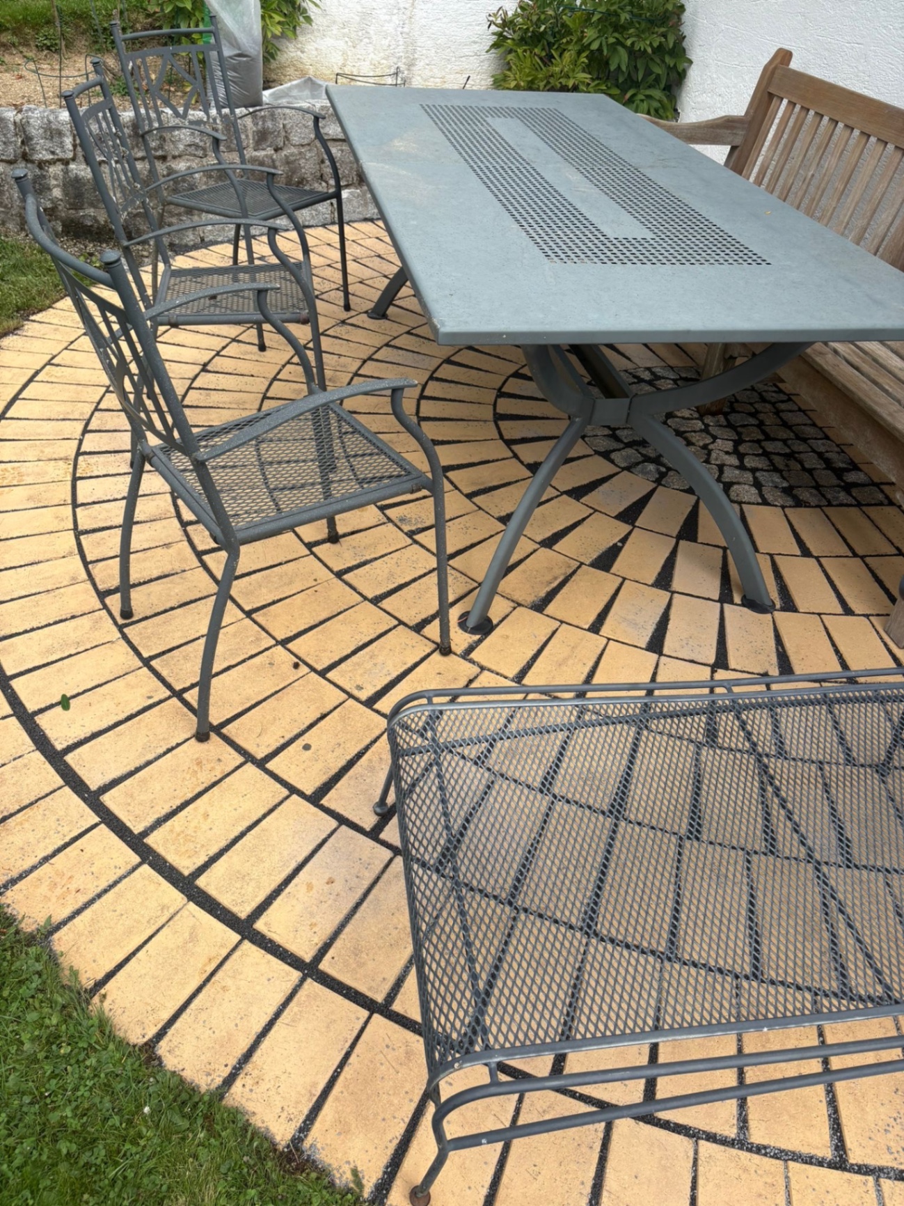 Terrassenplatten verlegt